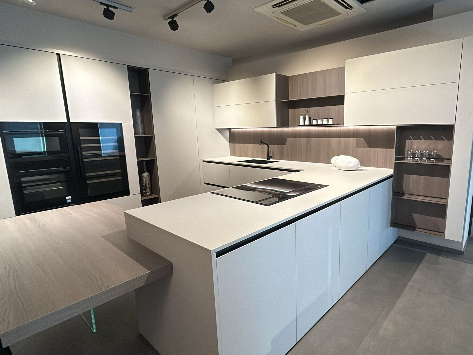 Cucina Arrital AK Project Gola, modello con maniglia integrata